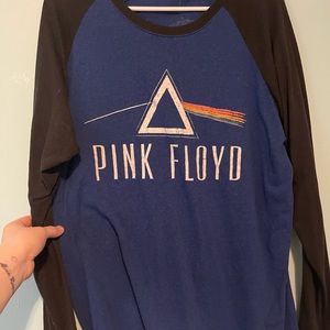 Very comfy "Pink Floyd" long sleeve.